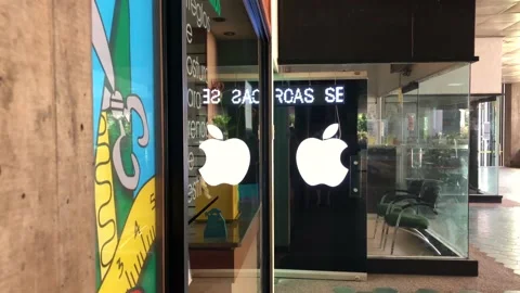Apple technical service store advertising in Caracas, Venezuela Stock Footage 158556084
