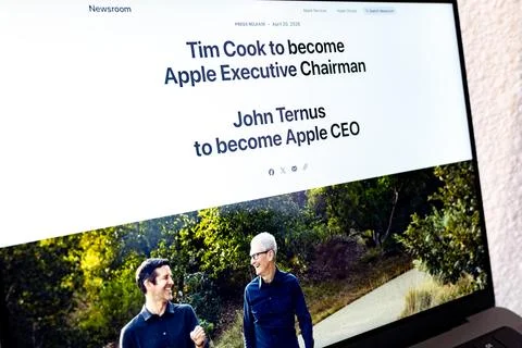 Apple tim cook transitioning to executive .. Stock Photos