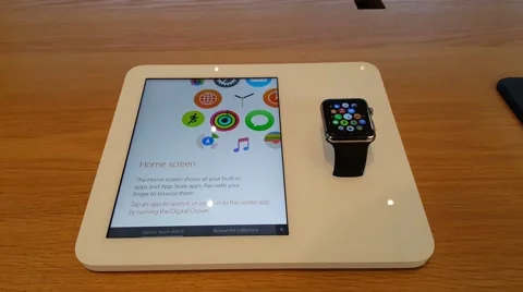 Apple watch on display in Apple store in Palo Alto, CA 스톡 동영상 59759079