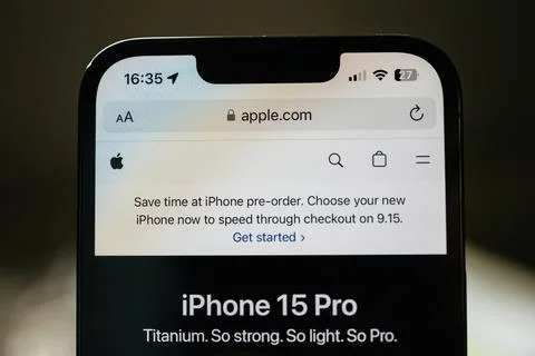 Apple.com Offers 'Save Time at Pre-order' for New iPhone 15 PRO Stock Photos