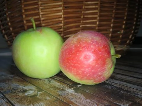 Apples in basket Foto stock