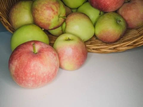 Apples in basket Foto stock