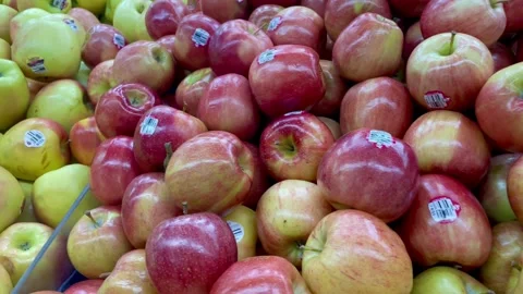 Apples in the market Stock-Footage 246778981