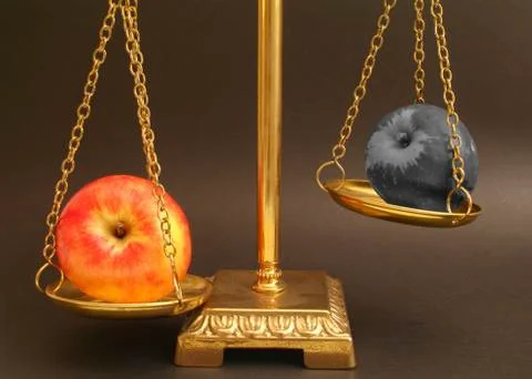 Apples on scale Foto stock