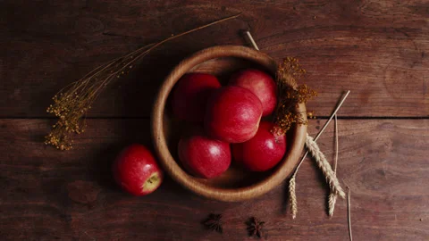 Apples on a table shot in studio 스톡 동영상 137184765