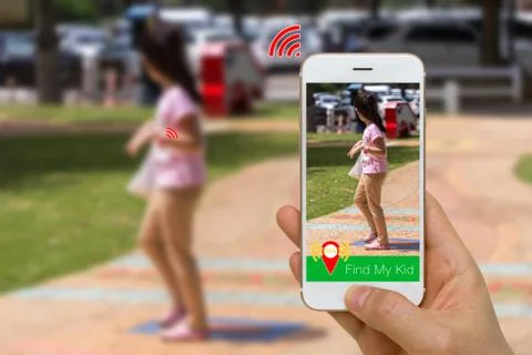 Application Concept of Smartphone App and Smart Watch Togehter to Find Lost.. Stock Photos