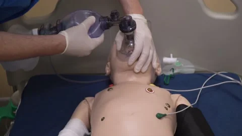 Application Defibrillator on CPR training Vidéo 142606247