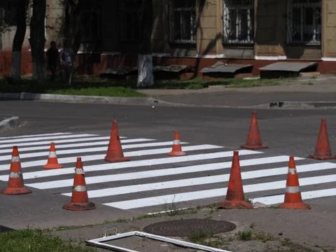 The application of new markings on the pavement Foto stock