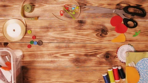 Application in the shape of a Panda that closes the eyes legs Stock-Footage 88618046