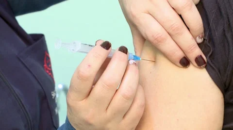 Application of vaccine Video stock 39262372