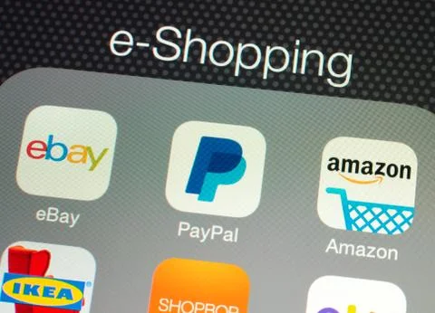 Applications for e-shopping on an Apple iPad retina display 스톡 사진