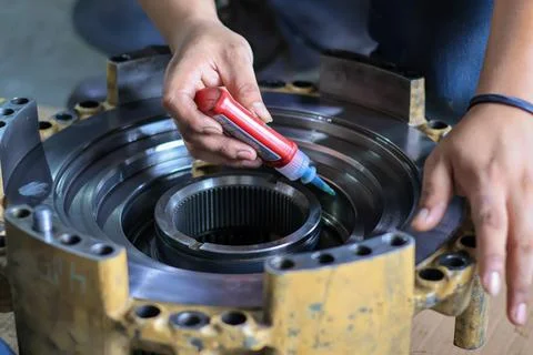Apply Loctite when Installing Bearings in Automatic Transmission Stock-Fotos