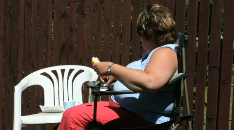 Applying suncream Video stock 862360