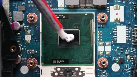 Applying thermal paste Stock Footage 178413568