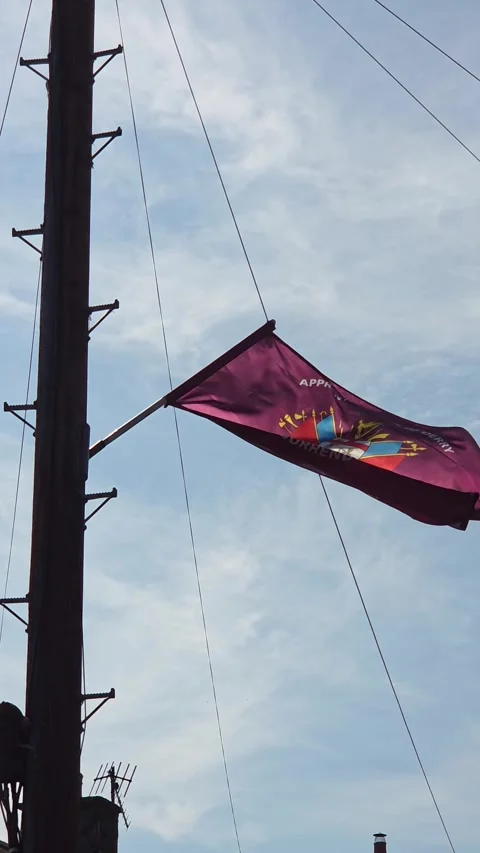 Apprentice Boys of Derry Crimson Flag in Strong Wind Video stock 315105750