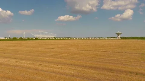 Approaching the Antennas array Video stock 40284312