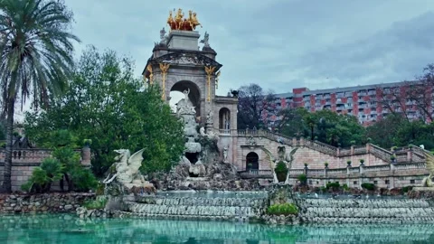 Approaching Cascada Monumental Barcelona Video stock 331444663