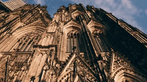 Approaching Cologne Cathedral Vídeo Stock 105465388