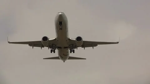 Approaching jet Stock Footage 8552165