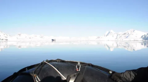 Approaching the ship. Antarctica 스톡 동영상 33579757