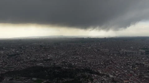 Approaching storm system over a densely populated city 스톡 동영상 339482154