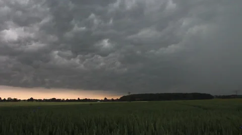 Approaching thunderstorm 스톡 동영상 35444634
