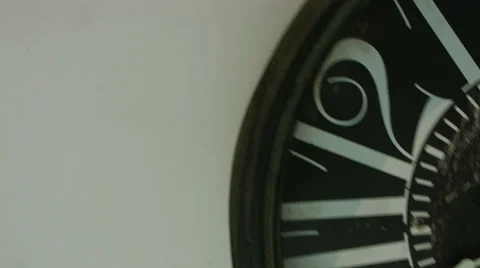 Approximation of separation from the old clock dial.  Stockbeeldmateriaal 59711182