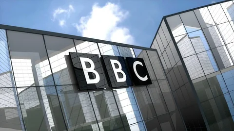 April 2019, Editorial BBC logo on glass building. Vídeos de archivo 106368461