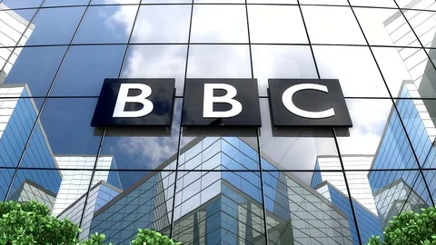 April 2019, Editorial BBC logo on glass building. Vídeos de archivo 106368517