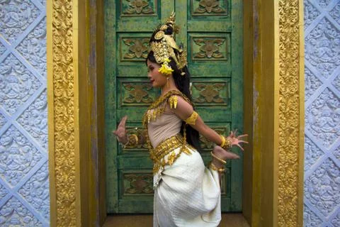 Apsara dancer performance in temple Foto stock