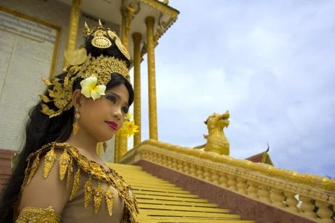 Apsara dancer performance in temple Foto stock