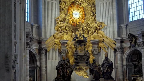 Apse with Chair of Saint Peter supported by four Doctors of the Church Bernini, Stock Footage 142714793