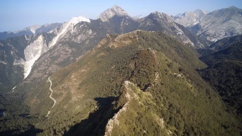 Apuan Alps from the sky 스톡 동영상 112944668