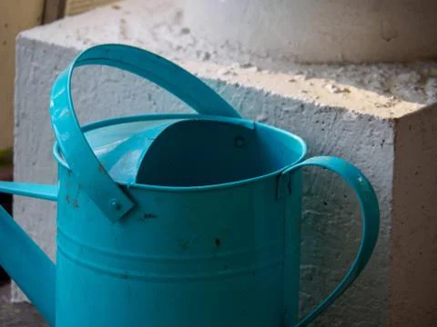 Aqua Watering Can 스톡 사진