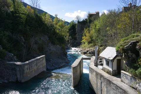 The Ara river as it passes through the town of Torla, in the Aragonese Pyrene Stock Photos