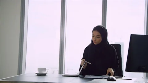 Arab business shoot. Video stock 126632029