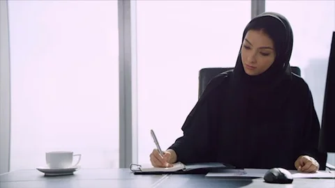 Arab business shoot. Video stock 126632139