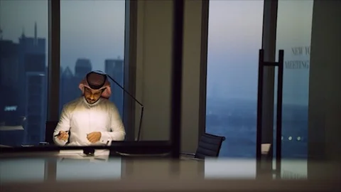 Arab business shoot. Stock Footage 126634819