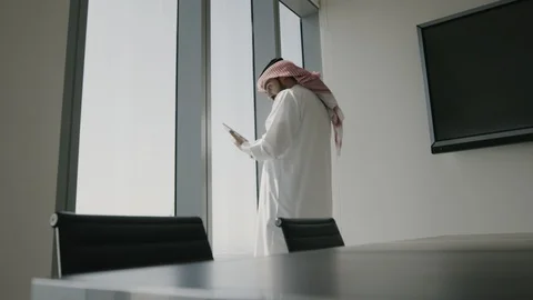 Arab man in an office. Video stock 125885680