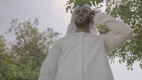 Arab man talking on mobile. Video stock 105777876