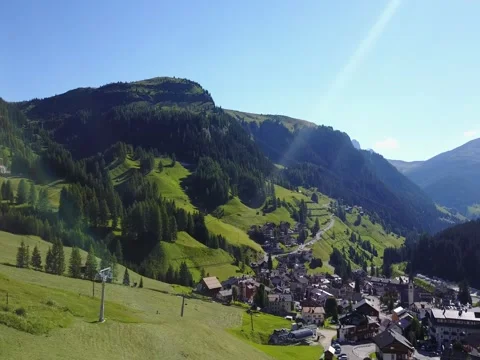 Arabba resort in the Dolomites 動画素材 78769468