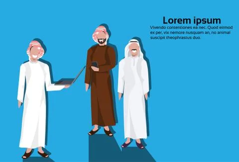 Arabic business men using gadgets standing together wearing traditional clothes Illustrazione stock