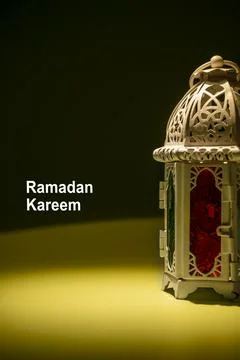 Arabic lantern with a bright background. Decoration for Muslim holidays cel.. Foto stock