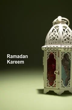 Arabic lantern with a bright background. Decoration for Muslim holidays cel.. Foto stock