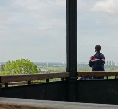 Arbor and observation deck overlooking the Dnieper On Vladimirskaya Gorka, Kiev 库存照片