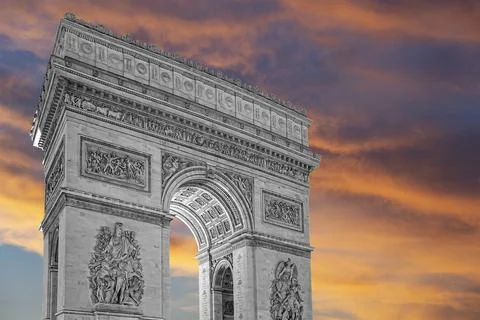 Arc de Triomphe (against the background of sky with clouds), Paris, France 스톡 사진