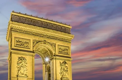 Arc de Triomphe (against the background of sky with clouds), Paris, France 스톡 사진