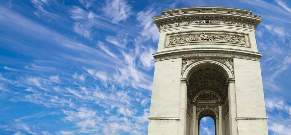 Arc de Triomphe (against the background of sky with clouds), Paris, France 스톡 사진