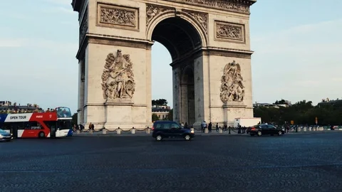 Arc de Triomphe Champs Elysées - Paris in 4k Vertical downer travelling Video stock 94363160