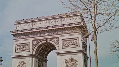 Arc de Triomphe close tilt down Video stock 124402527